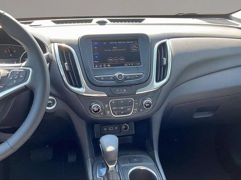 Used 2024 Chevrolet Equinox LT AWD/4WD image 9