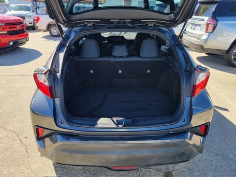 Used 2018 Toyota C-HR image 7