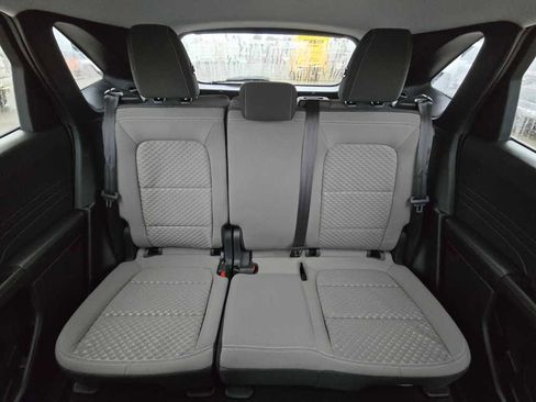 Used 2022 Ford Escape SE image 17