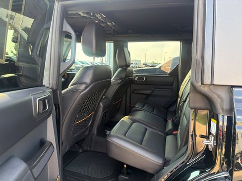 Used 2024 Ford Bronco Badlands AWD/4WD image 19