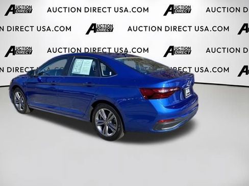 Used 2024 Volkswagen Jetta SE image 7