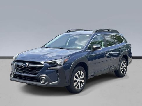 Certified 2025 Subaru Outback Premium AWD/4WD image 1