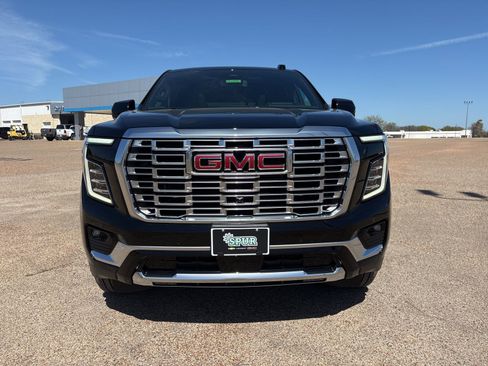 New 2026 GMC Yukon Denali w/ Sun & Power Step Package image 9