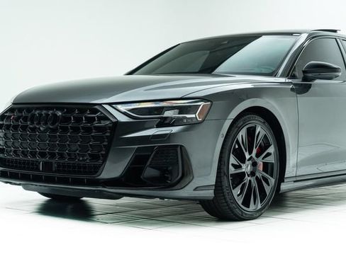 Used 2025 Audi S8 AWD/4WD image 10