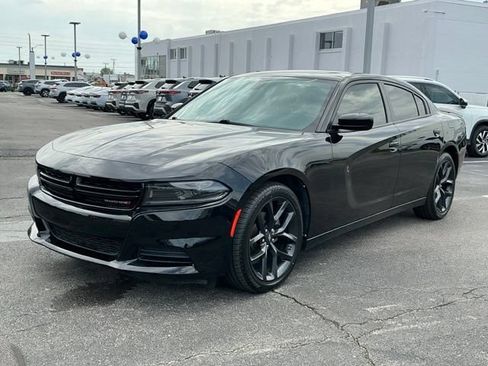 Used 2022 Dodge Charger SXT w/ Blacktop Package RWD image 7