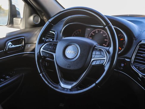 Used 2020 Jeep Grand Cherokee Overland image 15