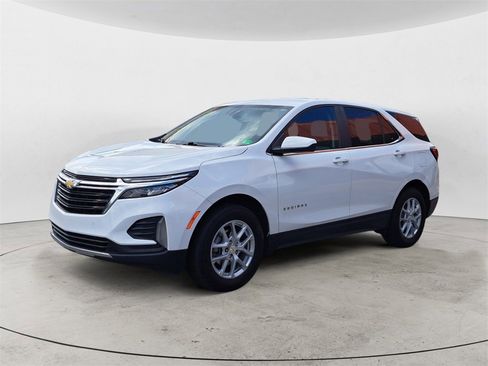 Used 2023 Chevrolet Equinox LT w/ Driver Convenience Package image 7