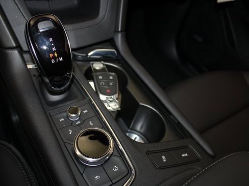 New 2026 Cadillac XT5 Luxury image 17