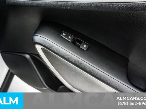 Used 2025 Kia Soul LX w/ LX Technology Package FWD image 34