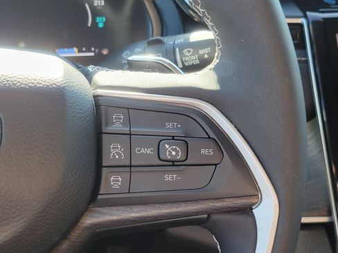 Used 2022 Jeep Grand Cherokee Limited 4xe AWD/4WD image 13