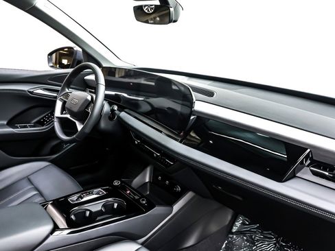 Used 2025 Audi Q6 e-tron Premium w/ Convenience Package image 16