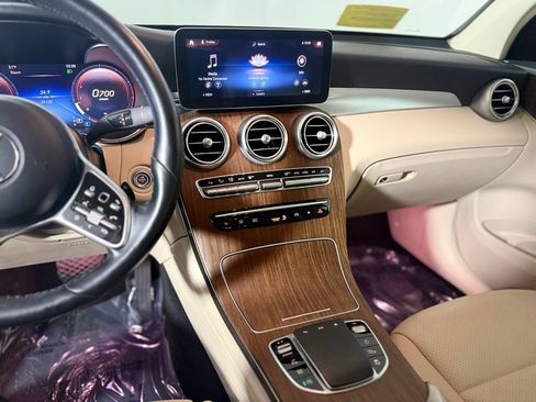 Used 2022 Mercedes-Benz GLC 300 4MATIC w/ Premium Package Lite image 16