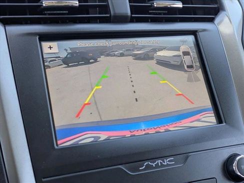 Used 2019 Ford Fusion SE image 13