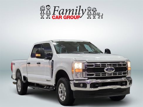 Used 2024 Ford F250 XLT w/ FX4 Off-Road Package image 2