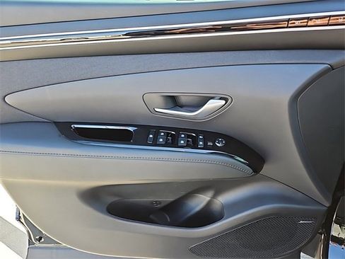 Used 2024 Hyundai Tucson Limited image 13