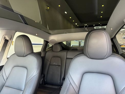 Used 2024 Tesla Model Y Long Range image 20