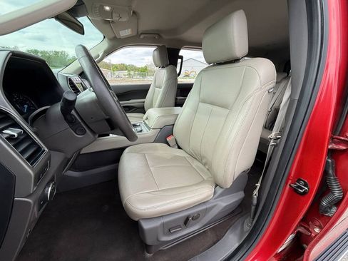 Used 2020 Ford Expedition XLT w/ Equipment Group 202A AWD/4WD image 23