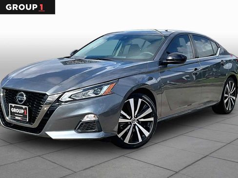 Certified 2021 Nissan Altima 2.5 SR image 1