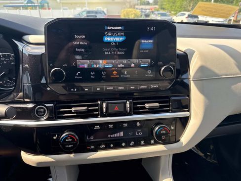 Used 2022 Nissan Pathfinder SL w/ SL Premium Package image 25