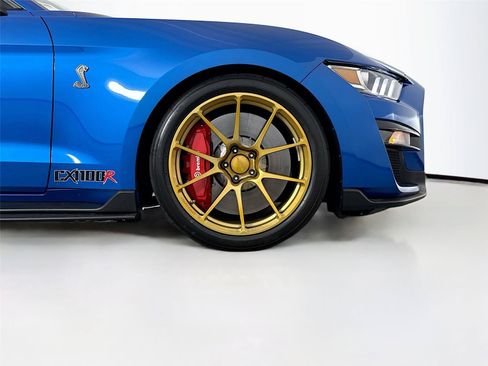 Used 2020 Ford Mustang Shelby GT500 w/ Carbon Fiber Track Pack RWD image 32