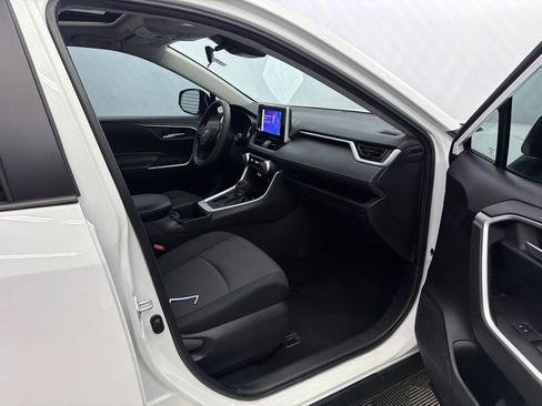 Used 2024 Toyota RAV4 XLE w/ Convenience Package FWD image 14