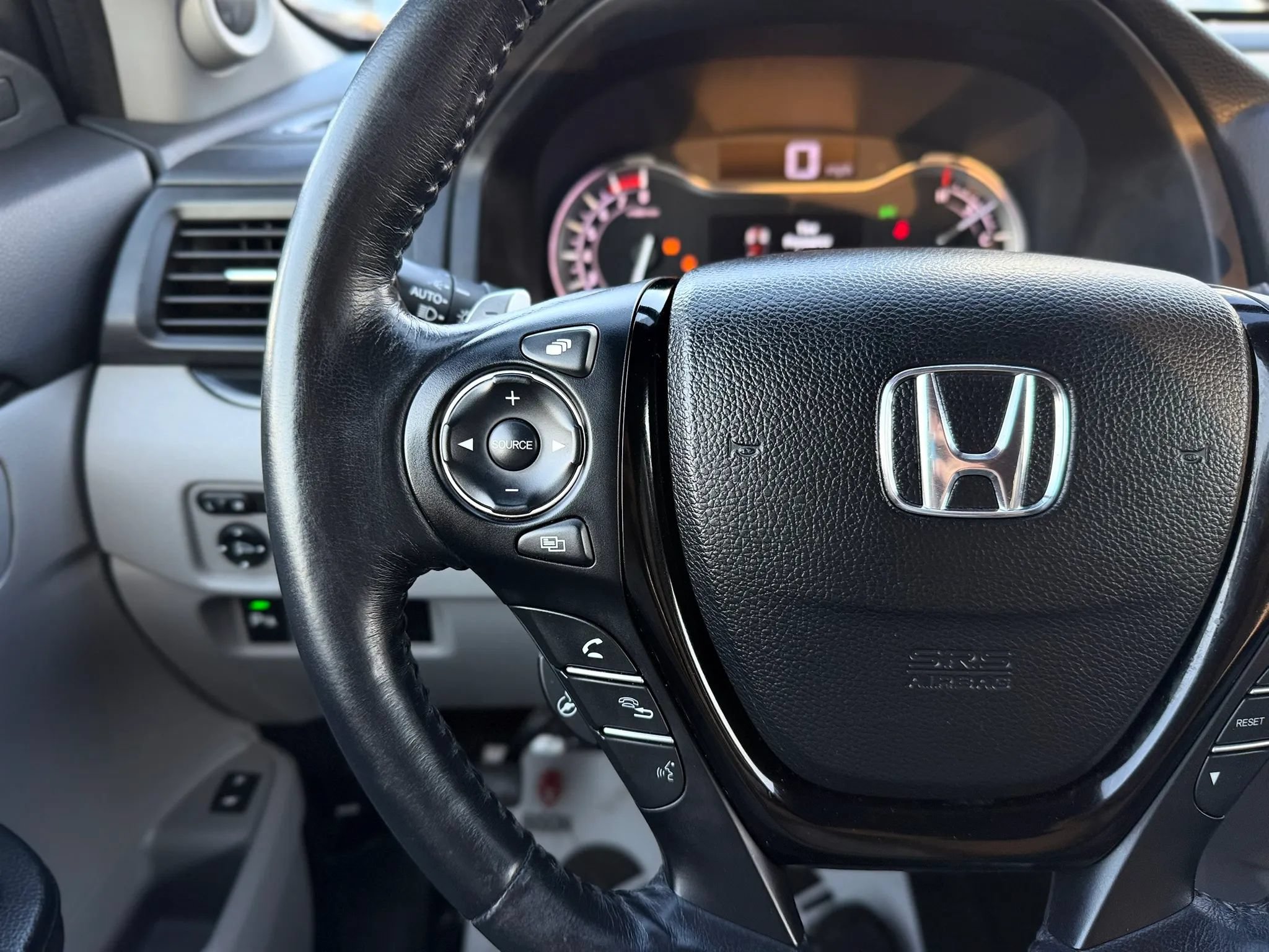 Used 2017 Honda Pilot Elite image 32