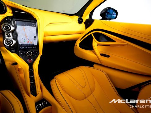 Used 2022 McLaren 720S Spider RWD image 17
