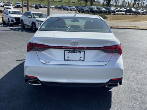 Used 2019 Toyota Avalon Limited w/ Advanced Safety Package image 5