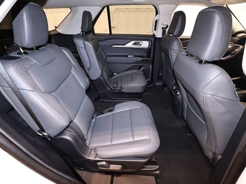 New 2026 Ford Explorer Active w/ Active Comfort Package AWD/4WD image 17