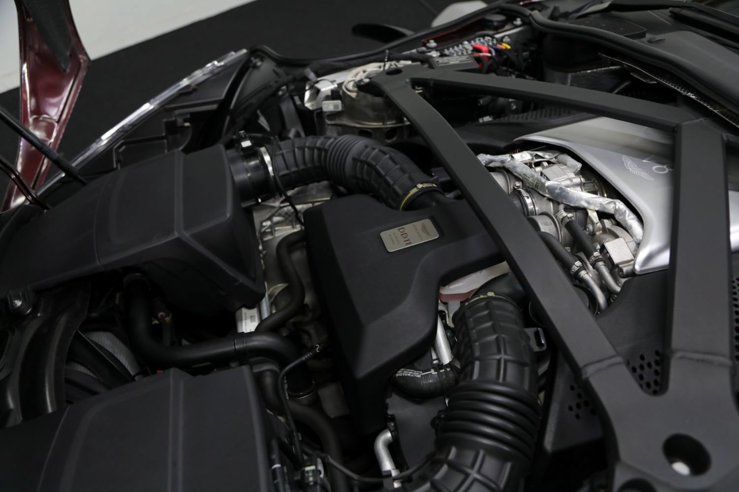 Used 2019 Aston Martin DB11 Volante RWD image 60