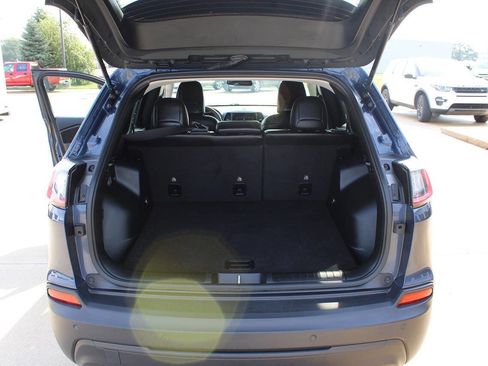 Used 2020 Jeep Cherokee Latitude Plus w/ Travel & Safety Group image 18