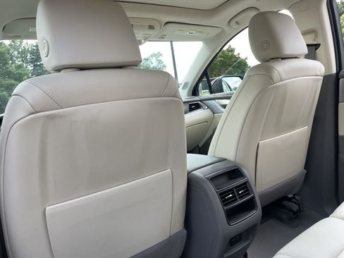 Certified 2023 Cadillac XT5 Premium Luxury AWD/4WD image 20