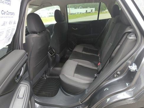 Used 2025 Subaru Outback Premium image 31