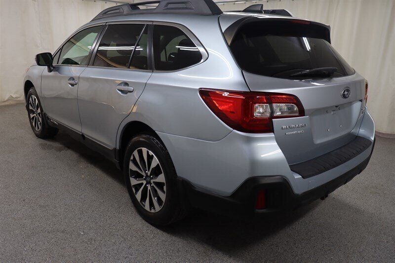 Used 2017 Subaru Outback 3.6R Limited AWD/4WD image 5