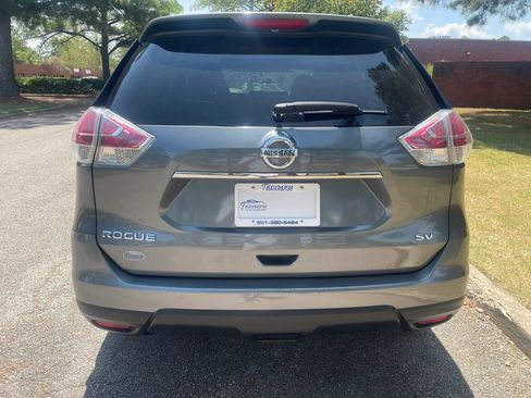 Used 2016 Nissan Rogue SV w/ SV Moonroof Package FWD image 4