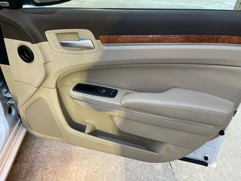 Used 2013 Chrysler 300 C w/ Light Group image 40