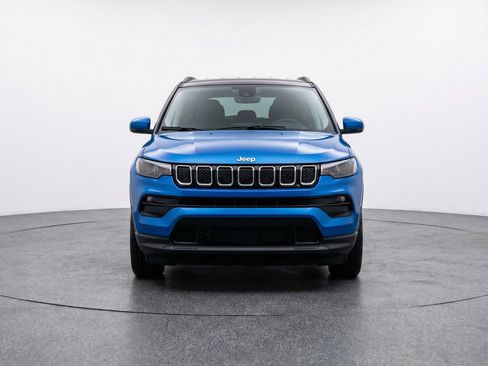 Used 2025 Jeep Compass Limited image 2
