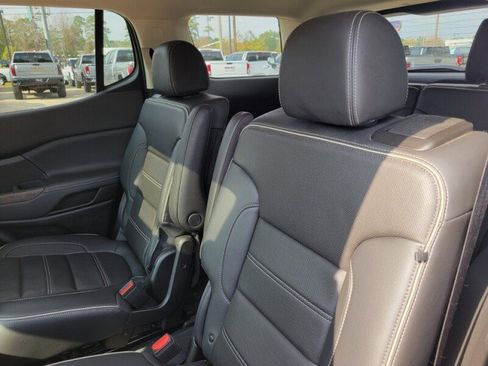 Used 2023 GMC Acadia Denali w/ Denali Ultimate Package image 27