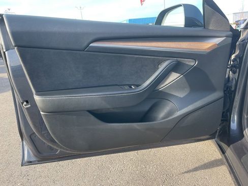 Used 2023 Tesla Model 3 Standard Range RWD image 9