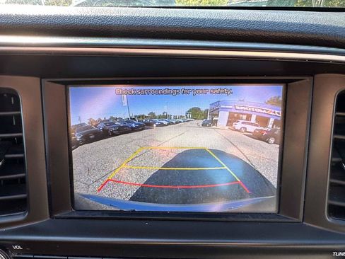 Used 2020 Hyundai Elantra SEL FWD image 18