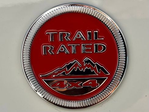 Used 2023 Jeep Renegade Trailhawk image 17