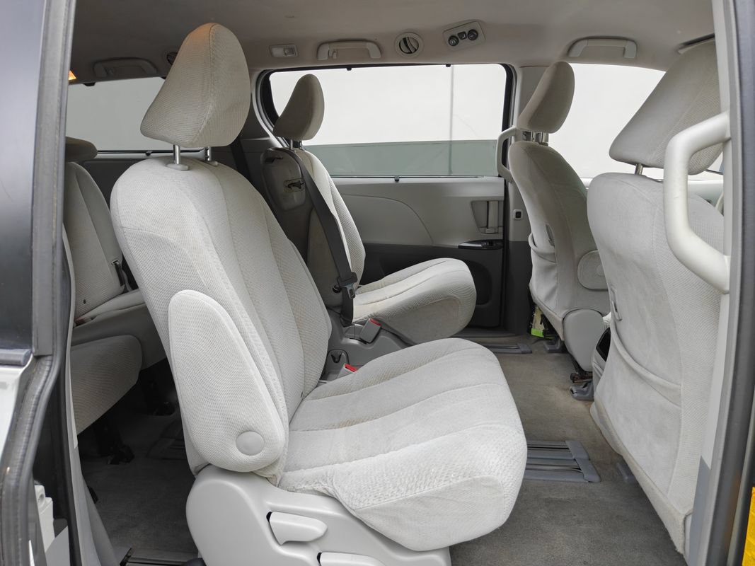 Used 2011 Toyota Sienna LE FWD image 26