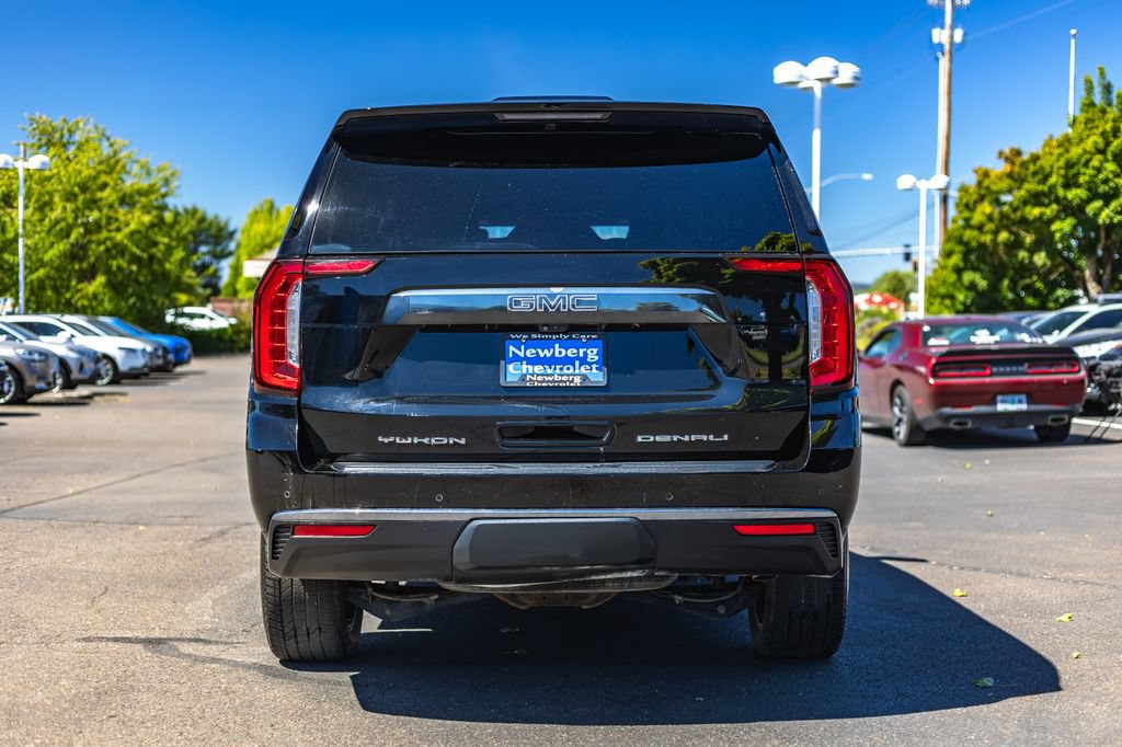 Used 2024 GMC Yukon XL Denali Ultimate AWD/4WD image 8