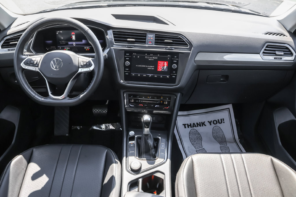 Used 2023 Volkswagen Tiguan SE w/ Panoramic Sunroof Package AWD/4WD image 30
