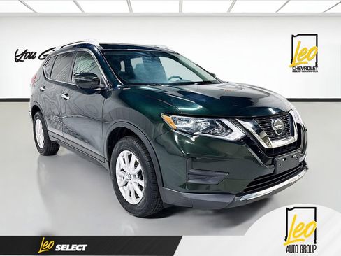Used 2018 Nissan Rogue SV w/ Sun & Sound Touring Package AWD/4WD image 3