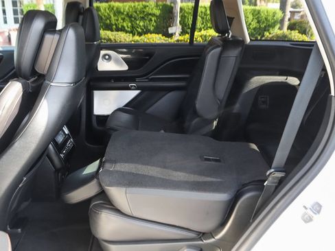 Used 2021 Lincoln Aviator Reserve w/ Equipment Group 201A RWD image 39