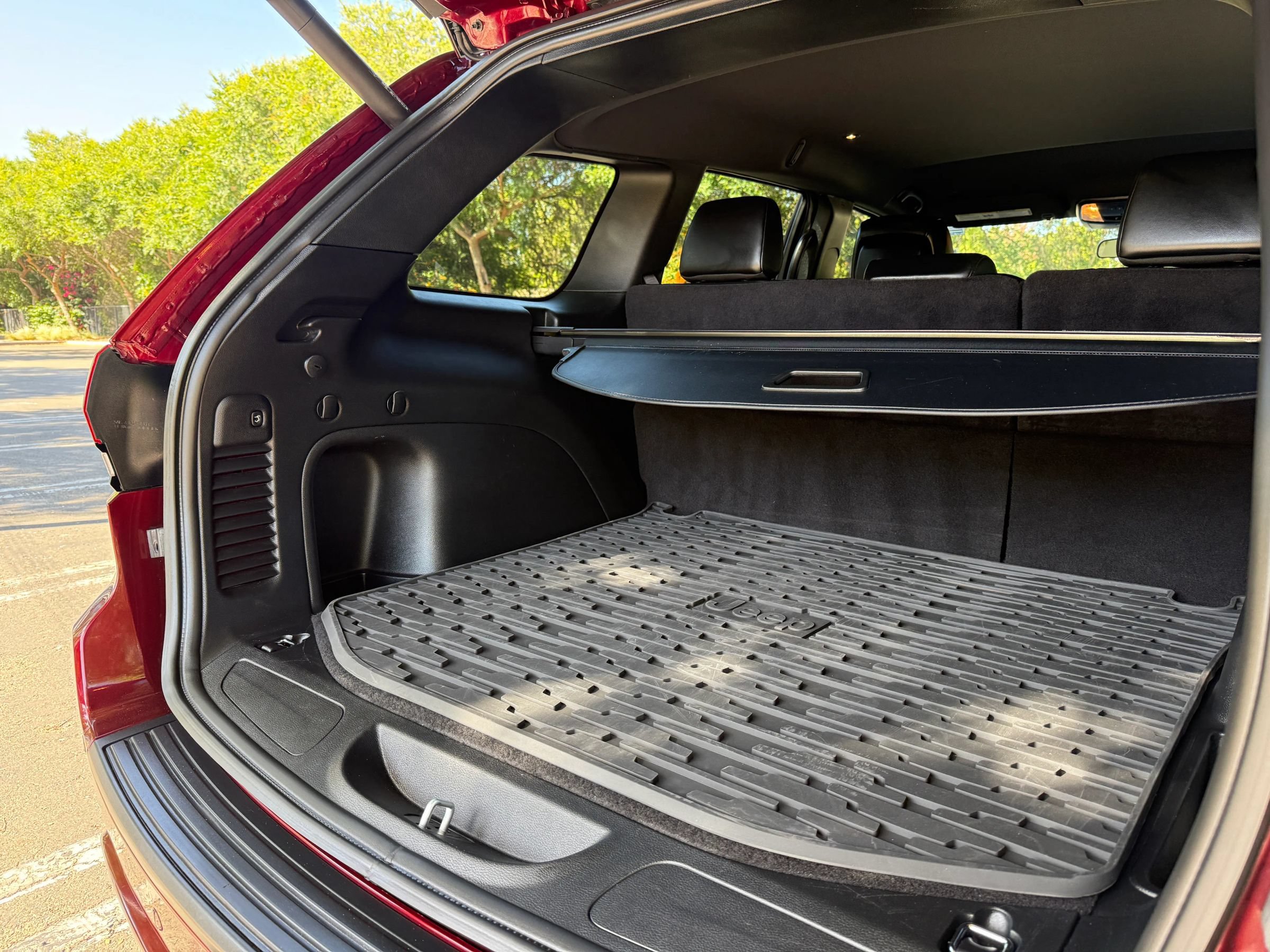 Used 2021 Jeep Grand Cherokee Laredo X RWD image 27