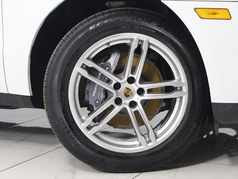 Used 2021 Porsche Macan image 17
