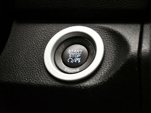 Used 2015 RAM 1500 Laramie w/ Convenience Group image 29