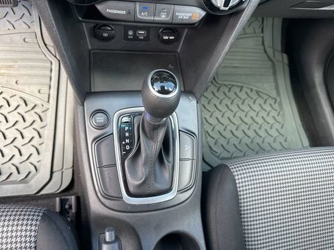 Used 2019 Hyundai Kona SE FWD image 18